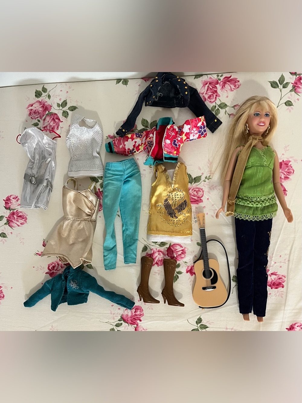 Hannah Montana Doll and Clothes Lot